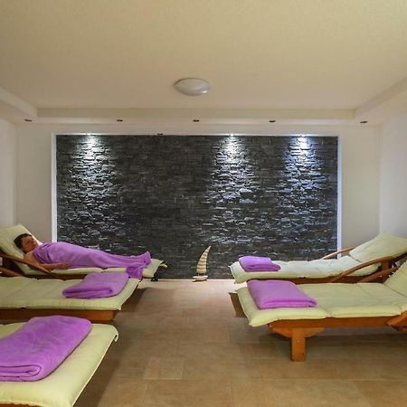 Park Hotel Конц Екстериор снимка